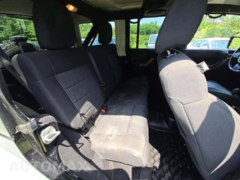 2011 Jeep Wrangler Unlimited Sport - miniatura 16