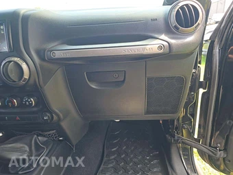 2011 Jeep Wrangler Unlimited Sport - miniatura 19