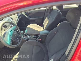 2011 Kia Forte EX Hatchback – miniatura 7