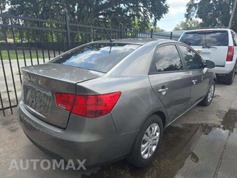 2011 Kia Forte EX Sedan – miniatura 3