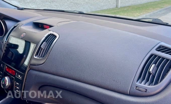 2011 Kia Forte Koup SX Coupe - miniatura 16