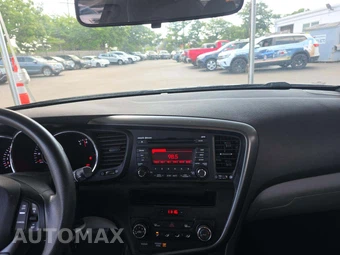 2011 Kia Optima LX – miniatura 10
