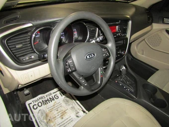 2011 Kia Optima LX – miniatura 9
