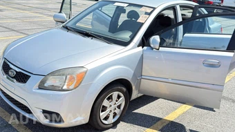 2011 Kia Rio LX Sedan - miniatura 17