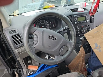 2011 Kia Sedona LX 118.9" WB – miniatura 10
