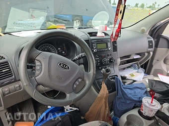 2011 Kia Sedona LX 118.9" WB – miniatura 11