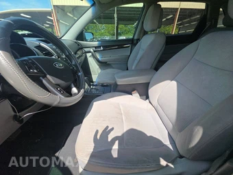 2011 Kia Sorento LX – miniatura 7