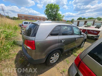 2011 Kia Sorento LX – miniatura 4
