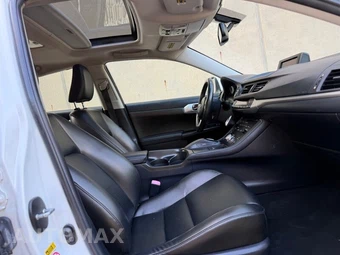 2011 Lexus CT 200h Premium - miniatura 12