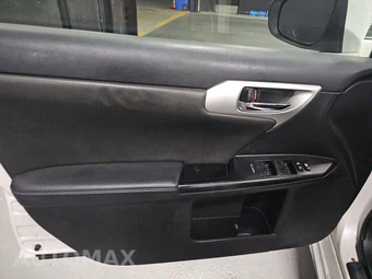 2011 Lexus CT 200h Premium – miniatura 9