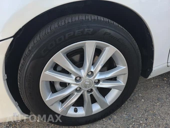 2011 Lexus ES 350 – miniatura 8