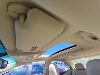 2011 Lexus HS 250h - miniatura 11