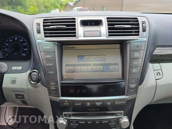 2011 Lexus LS 460 – miniatura 7