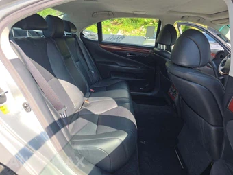 2011 Lexus LS 460L - miniatura 16