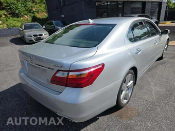 2011 Lexus LS 460L - miniatura 3