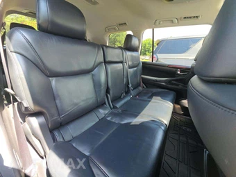 2011 Lexus LX 570 – miniatura 17