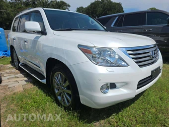 2011 Lexus LX 570 – miniatura 4