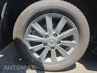 2011 Lexus LX 570 – miniatura 10