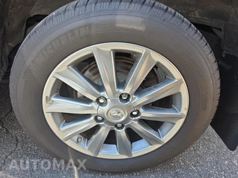 2011 Lexus LX 570 – miniatura 11