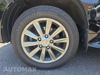 2011 Lexus LX 570 – miniatura 8