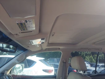 2011 Lexus LX 570 – miniatura 19