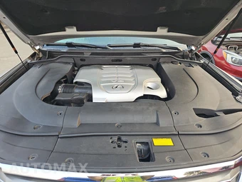 2011 Lexus LX 570 - miniatura 16
