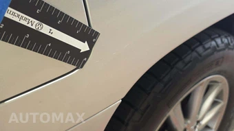 2011 Lexus LX 570 - miniatura 24