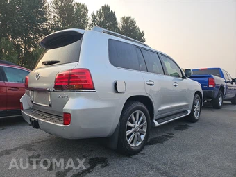 2011 Lexus LX 570 - miniatura 4