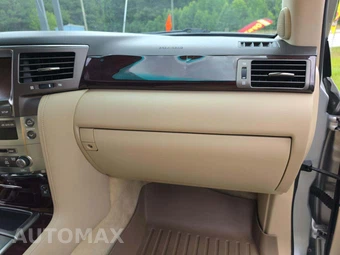 2011 Lexus LX 570 – miniatura 17