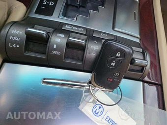 2011 Lexus LX 570 – miniatura 5