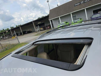 2011 Lexus LX 570 – miniatura 9