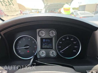 2011 Lexus LX 570 - miniatura 12