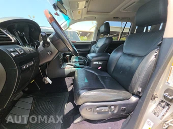 2011 Lexus LX 570 - miniatura 7