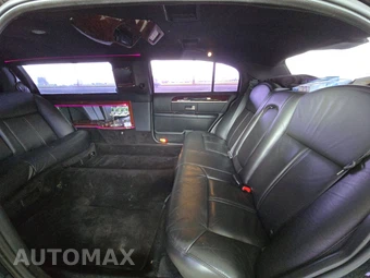 2011 Lincoln Town Car Executive w/Limousine Pkg - miniatura 13