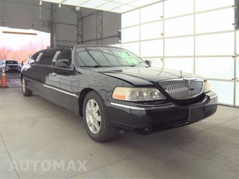 2011 Lincoln Town Car Executive w/Limousine Pkg - miniatura 3