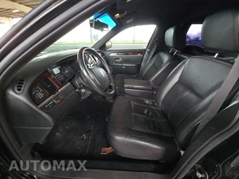 2011 Lincoln Town Car Executive w/Limousine Pkg - miniatura 7