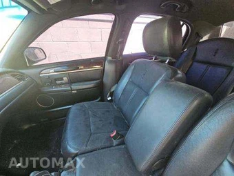 2011 Lincoln Town Car Signature Limited - miniatura 17