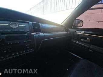 2011 Lincoln Town Car Signature Limited - miniatura 18