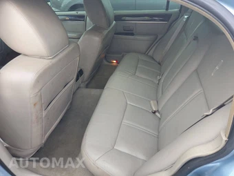2011 Lincoln Town Car Signature Limited - miniatura 8