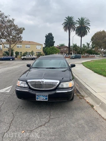 2011 Lincoln Town Car Signature Limited - miniatura 4