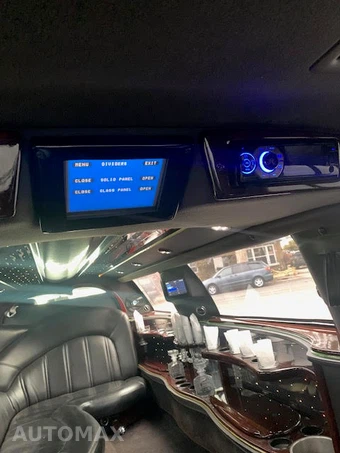 2011 Lincoln Town Car Signature Limited - miniatura 9