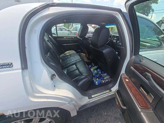 2011 Lincoln Town Car Signature Limited – miniatura 15