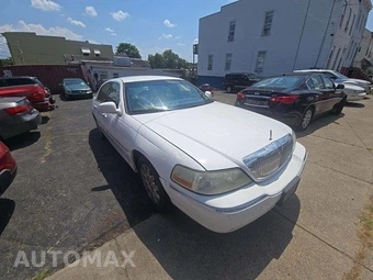 2011 Lincoln Town Car Signature Limited – miniatura 4