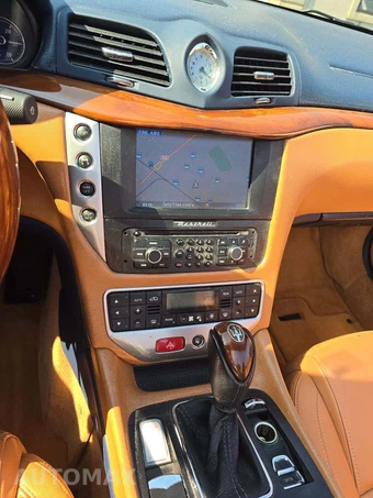 2011 Maserati GranTurismo Convertible – miniatura 10