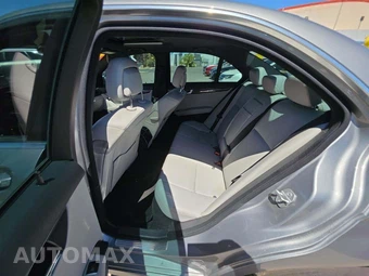 2011 Mercedes-Benz C 300 - miniatura 13