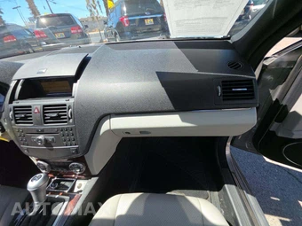 2011 Mercedes-Benz C 300 - miniatura 19