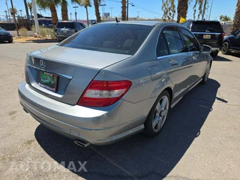 2011 Mercedes-Benz C 300 - miniatura 3