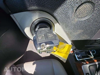 2011 Mercedes-Benz C 300 - miniatura 8