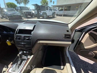 2011 Mercedes-Benz C 300 – miniatura 16