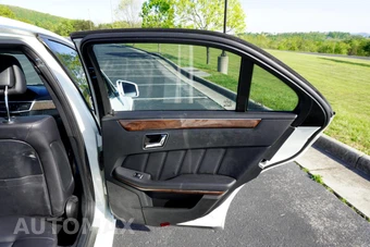 2011 Mercedes-Benz E 350 4MATIC Sedan - miniatura 18